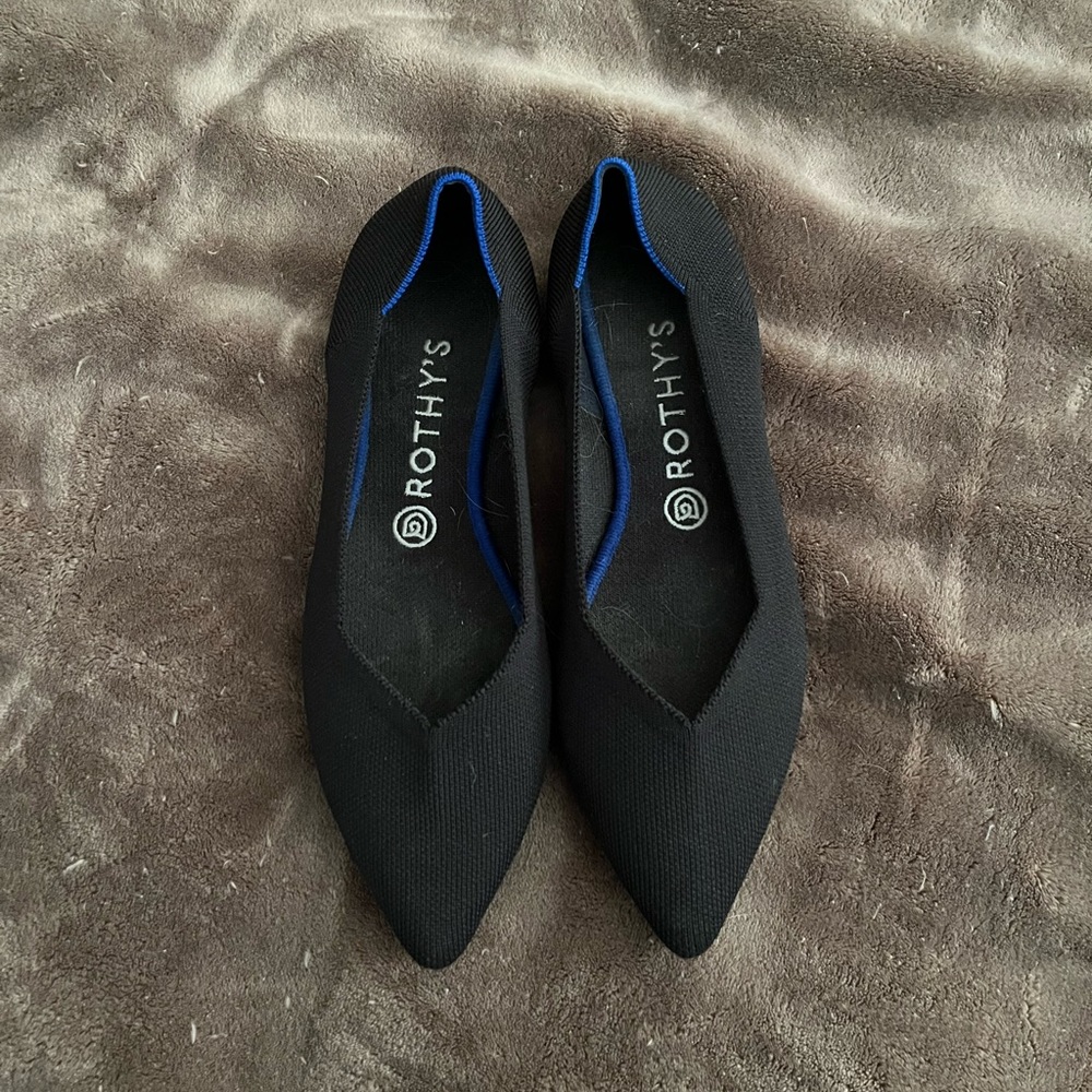 Black point toe Rothy’s